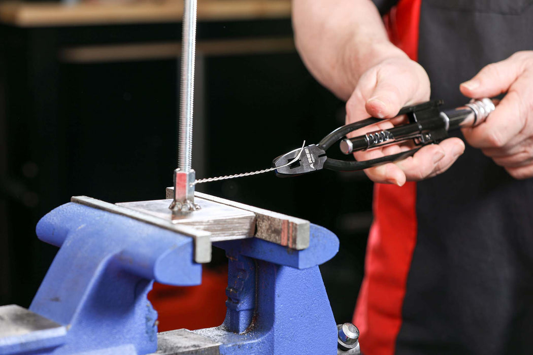 Herramienta De Alicates Diagonales Punto 5.1 Stanley Black & Decker