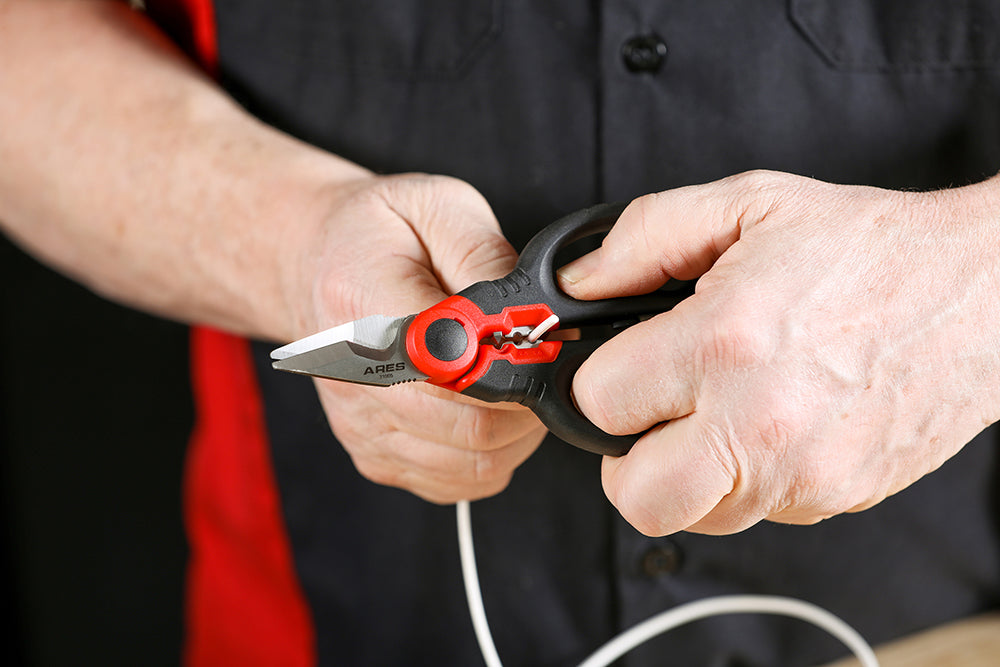ARES 21005 – Tijeras de electricista profesionales de 6 pulgadas con funda