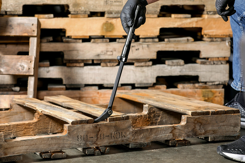 ARES 46000 - 13.3-Inch to 18.5-Inch Extendable Indexing Pry Bar