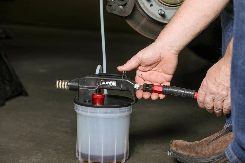 2-Liter Manual Brake Fluid Pressure Bleeder and Extractor Set